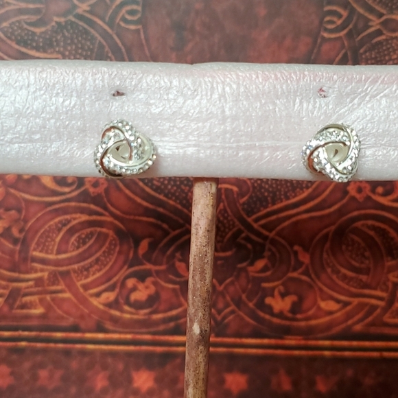 Crystal Sophistication Earrings pure Silver Plated - Picture 2 of 6